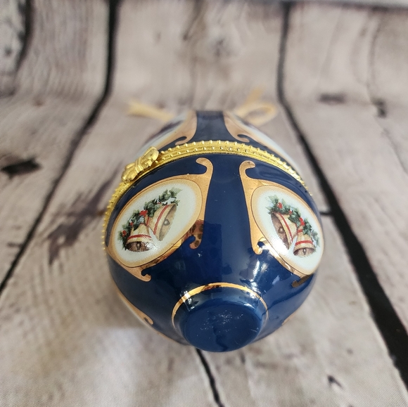 Porcelain Egg Musical Ornament - Picture 6 of 7